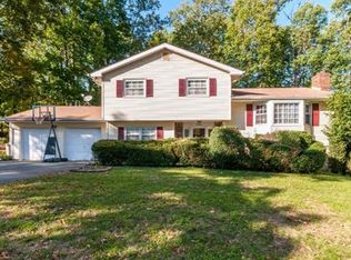 19 Clearview Rd, East Brunswick, NJ 08816