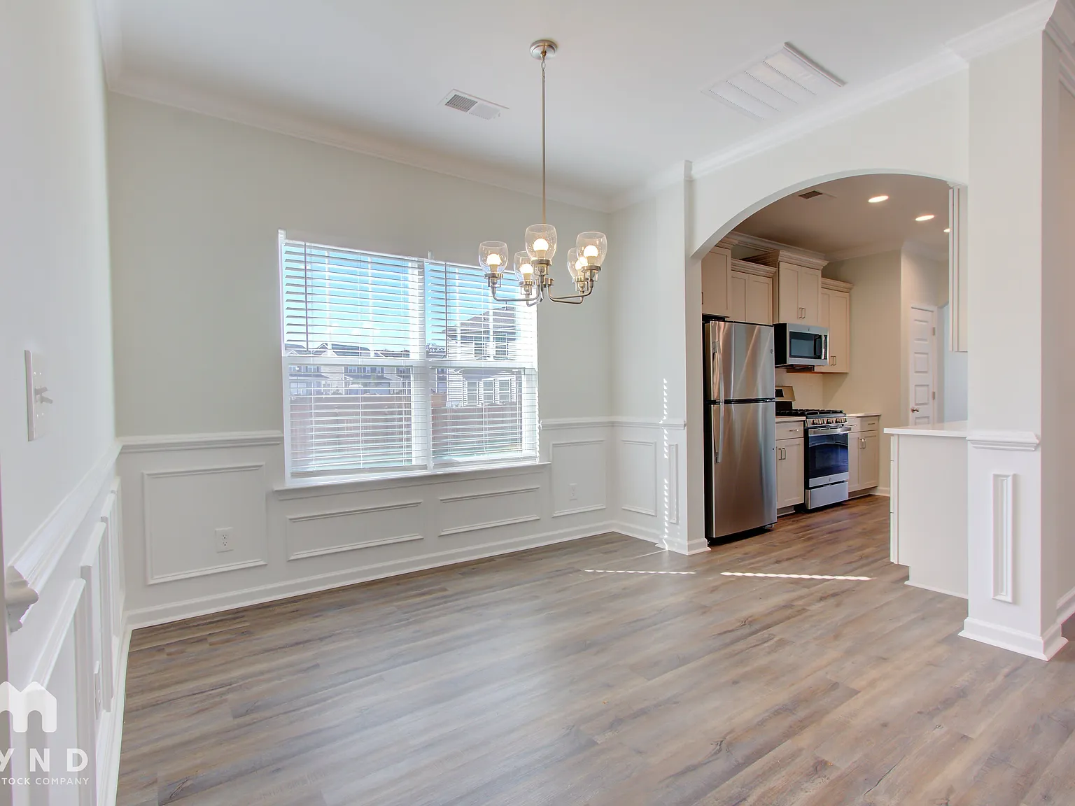 4 bed, 3.0 bath, 2364 sqft, $2,195 — Photo 2