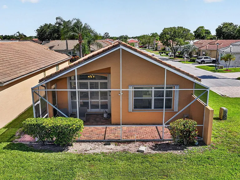 7116 Cataluna Cir — Photo 52