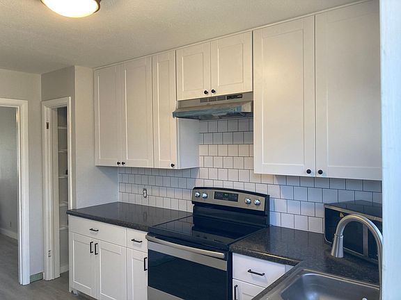 2nd image of 211 Church St #211