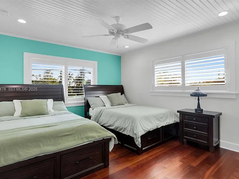 232 W Seaview Dr — Photo 43
