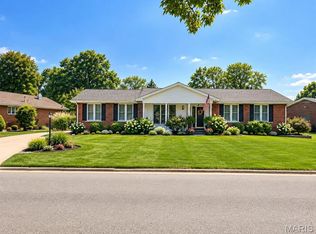 5213 Jerome Dr, Godfrey, IL 62035