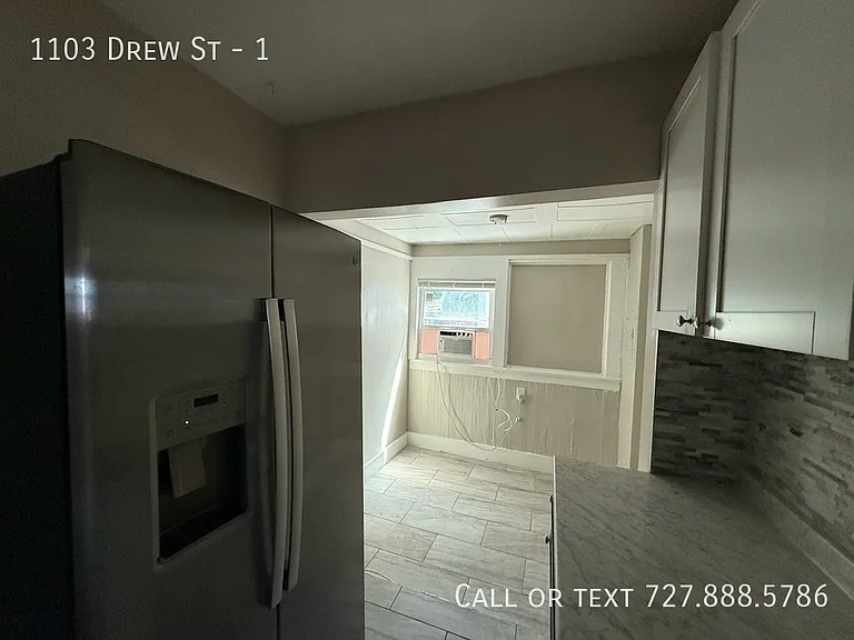 1103 Drew St #1 — Photo 8