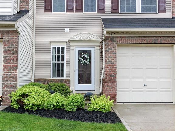 4th image of 127 River Rock Way