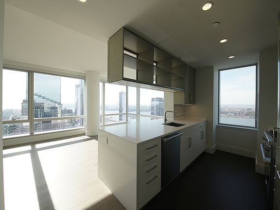 3rd image of 555 10th Ave APT 45B