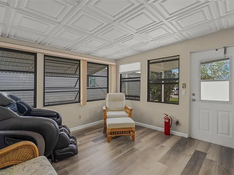 303 Marlette Dr — Photo 5