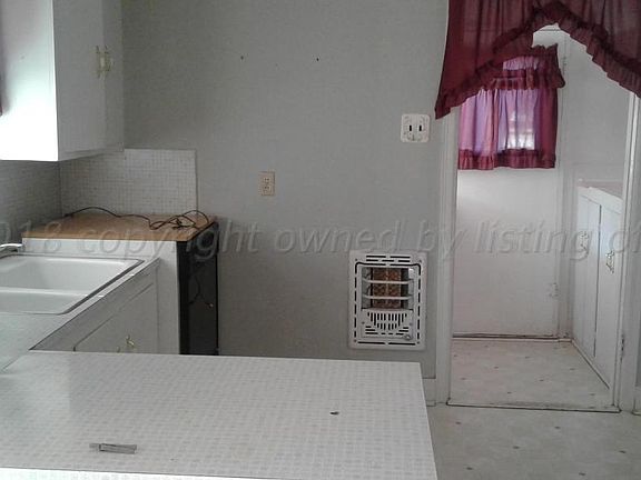 5th image of 400 E Kingsmill Ave