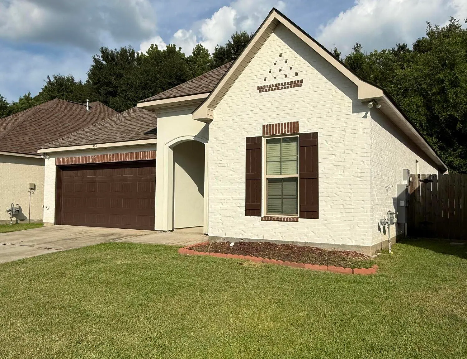 3 bed, 1825 sqft, $2,000 — Photo 2