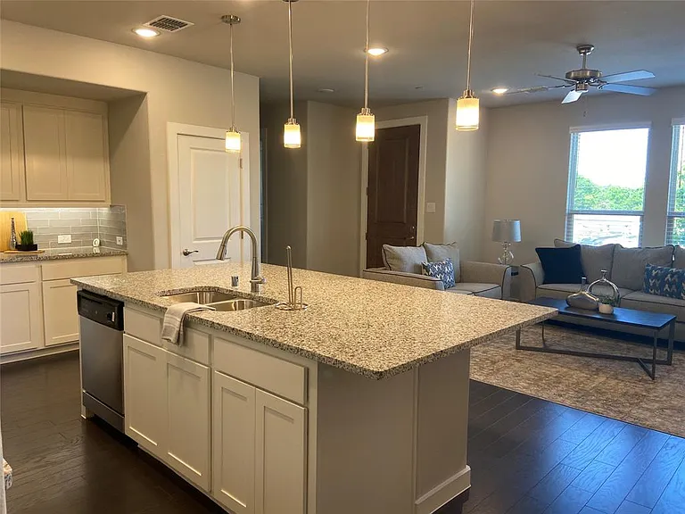 1317 Pebblebrook Dr — Photo 45