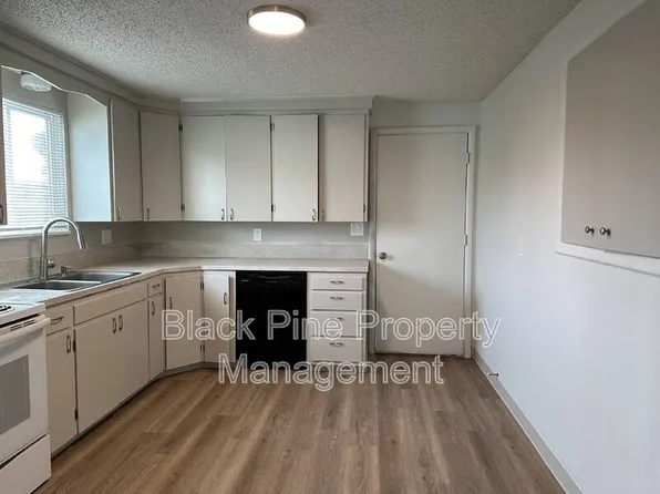 137 Davis Ave #E, Nampa, ID 83651