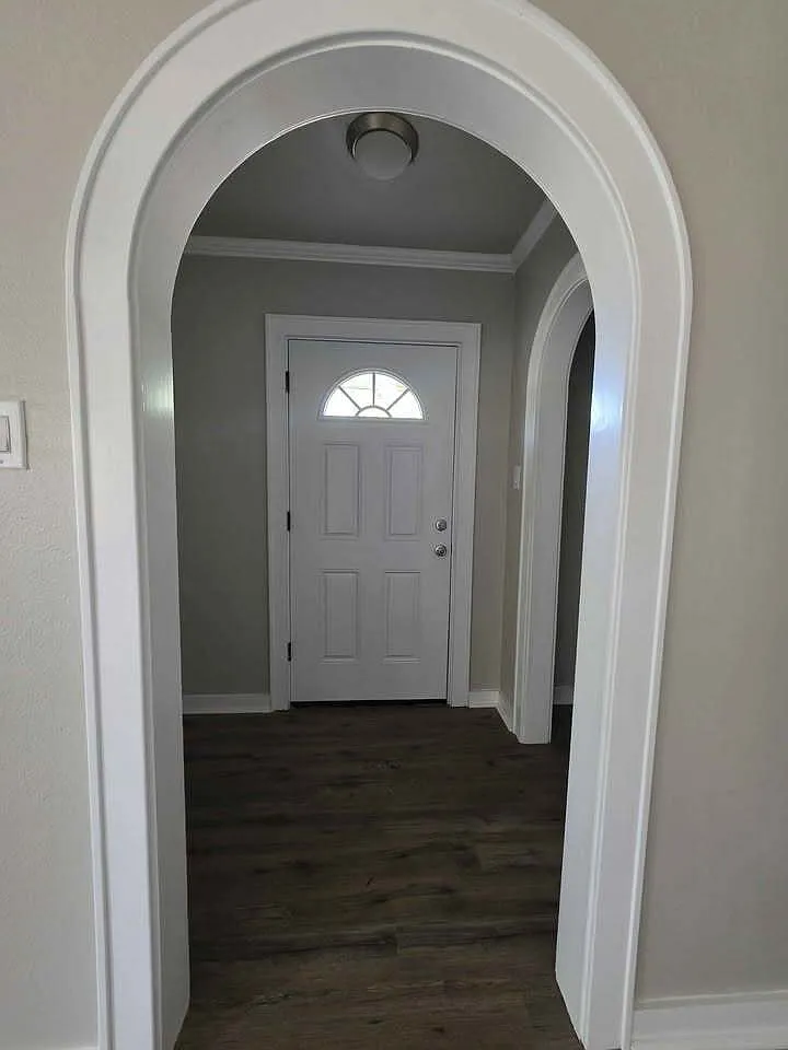 3 bed, 2.0 bath, 1479 sqft, $1,400 — Photo 2