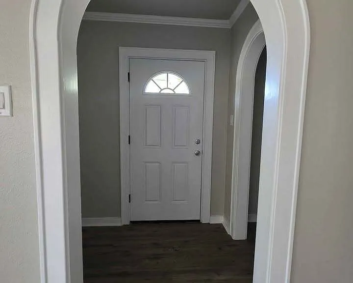 1401 Wilson St — Photo 2