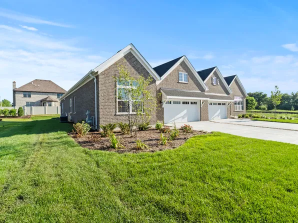 16580 Kayla Dr, Lemont, IL 60439