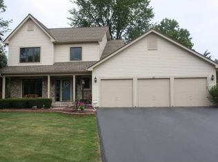 42 Southern Pine Cir, Rochester, NY 14612