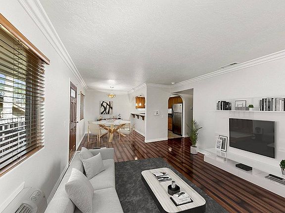 5th image of 2744 B St Unit 206
