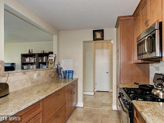 3rd image of 118 Monroe St #13