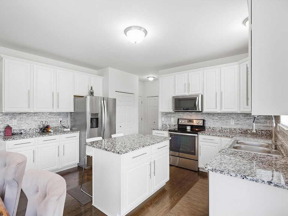 21222 Laurelwood Ct, photo 13