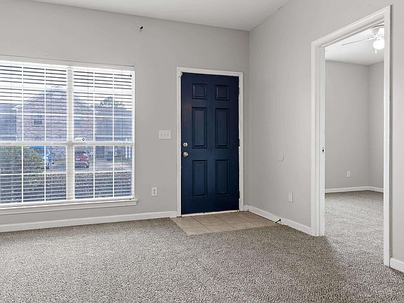 4th image of 136 Waterford Lake Dr