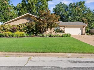 5912 E 50th St, Tulsa, OK 74135