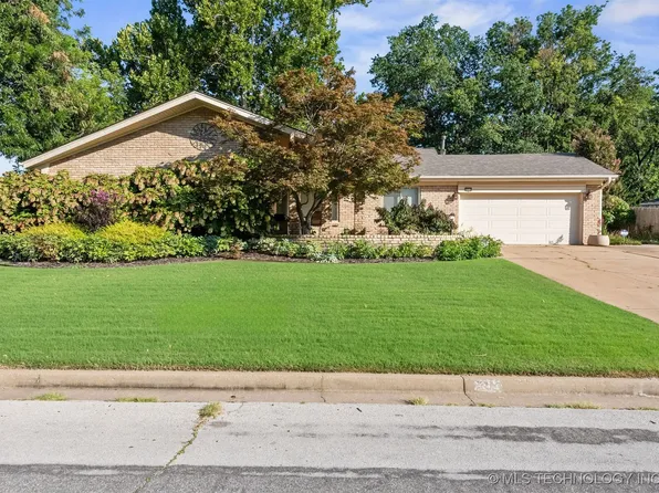 5912 E 50th St, Tulsa, OK 74135