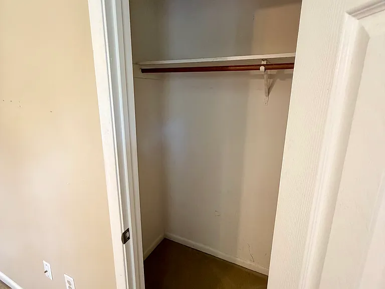 248 Oxford Ct — Photo 13