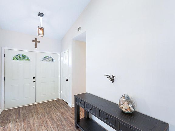 4th image of 215 Autumn Springs Dr