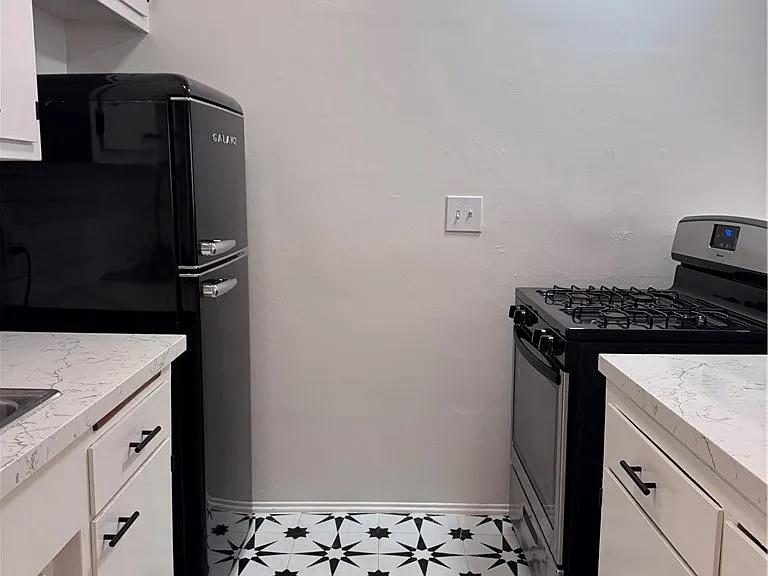 4581 Finley Ave #4 — Photo 7