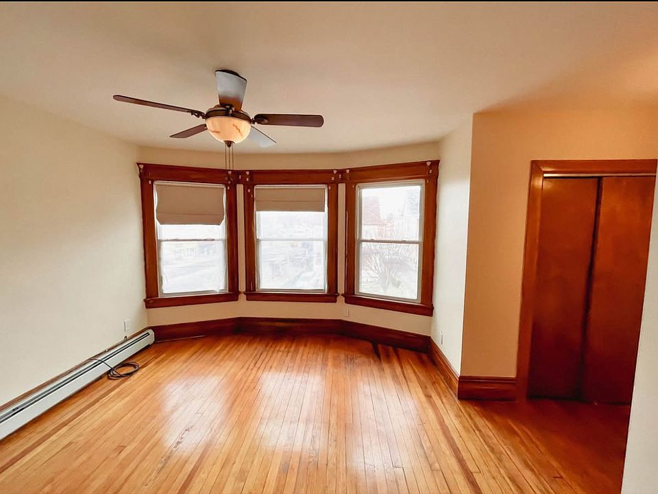 1st image of 480 New England Ter Floor 1