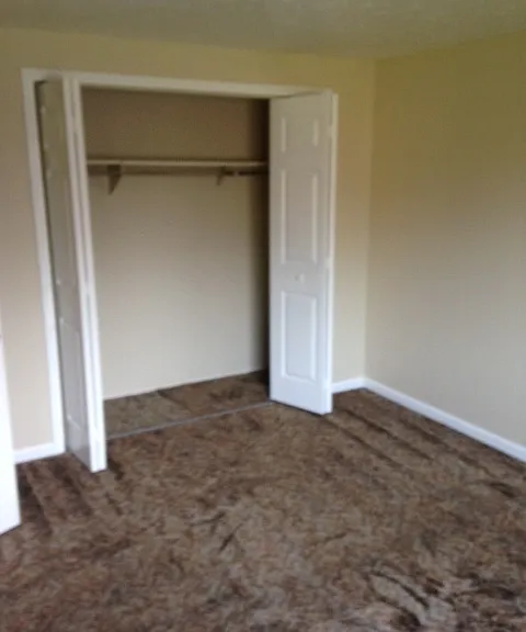 1446 W River Rd N — Photo 10