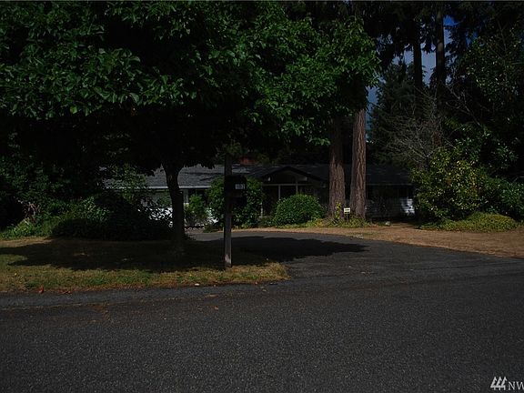 2nd image of 102 Crestwood Dr SW