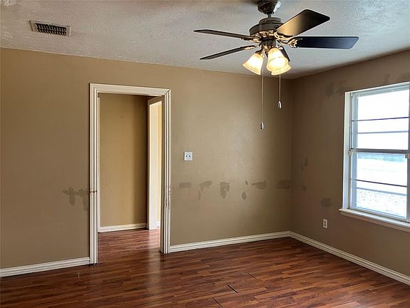 5th image of 3220 Hilltop Rd