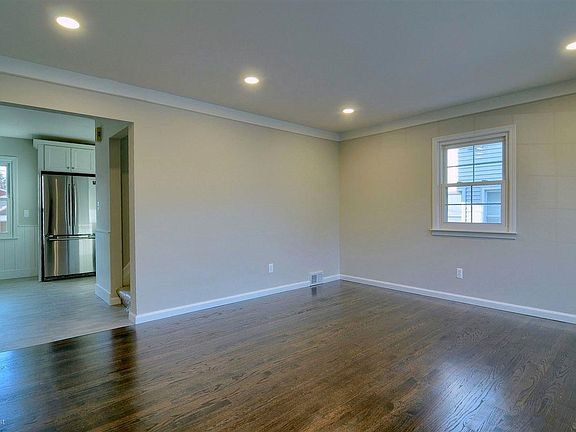 5th image of 714 Millard Ave