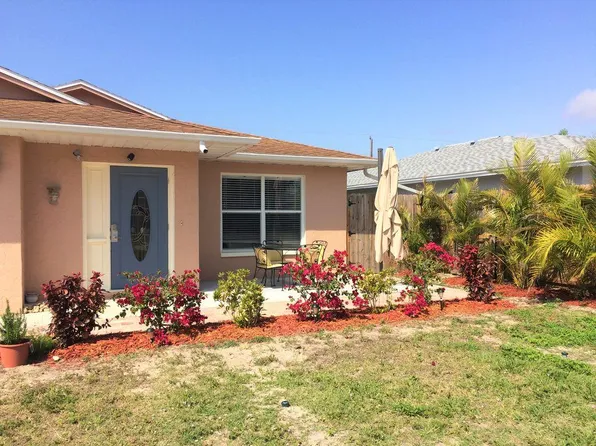 533 104th Ave N, Naples, FL 34108