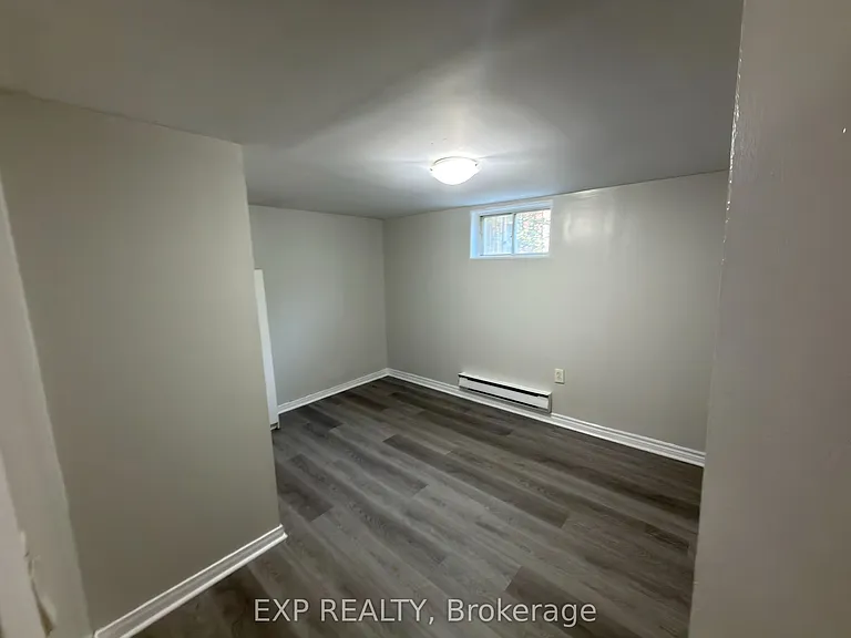 1168 Oxford St E #3 — Photo 6