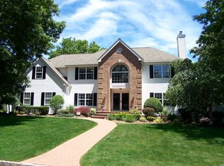 9 Applecross Ln E, SETAUKET, NY 11733