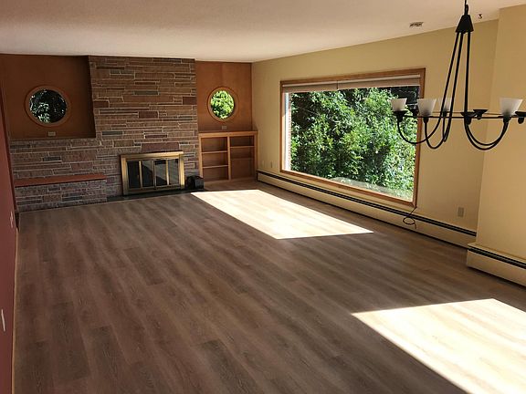 3rd image of 7610 Soundview Dr