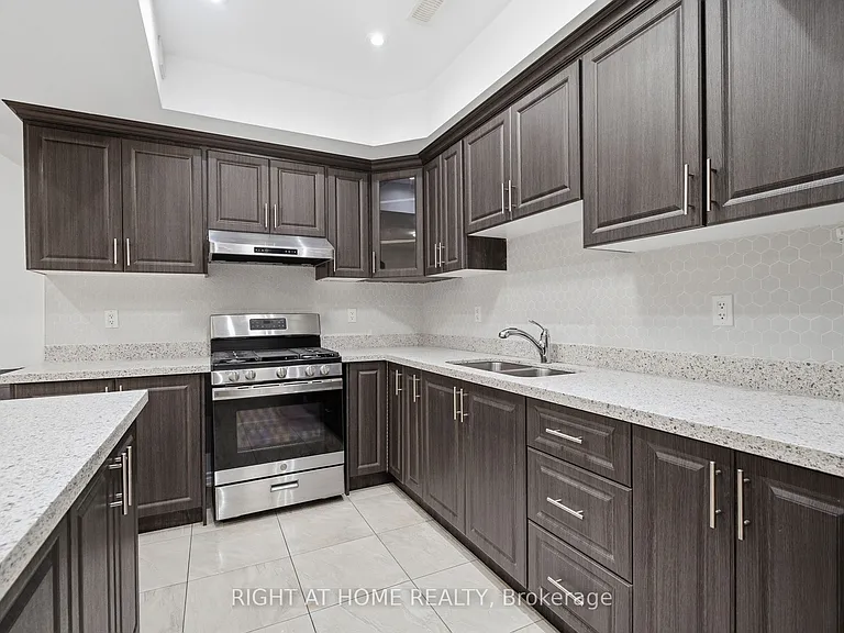 201 Donald Sim Ave #BASEMENT — Photo 13