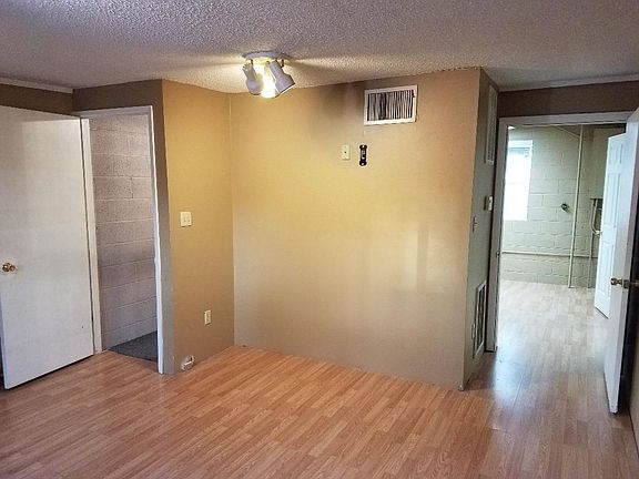 5th image of 1016 Coffman St #1/2