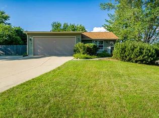 4258 Applewood Ct, Loves Park, IL 61111