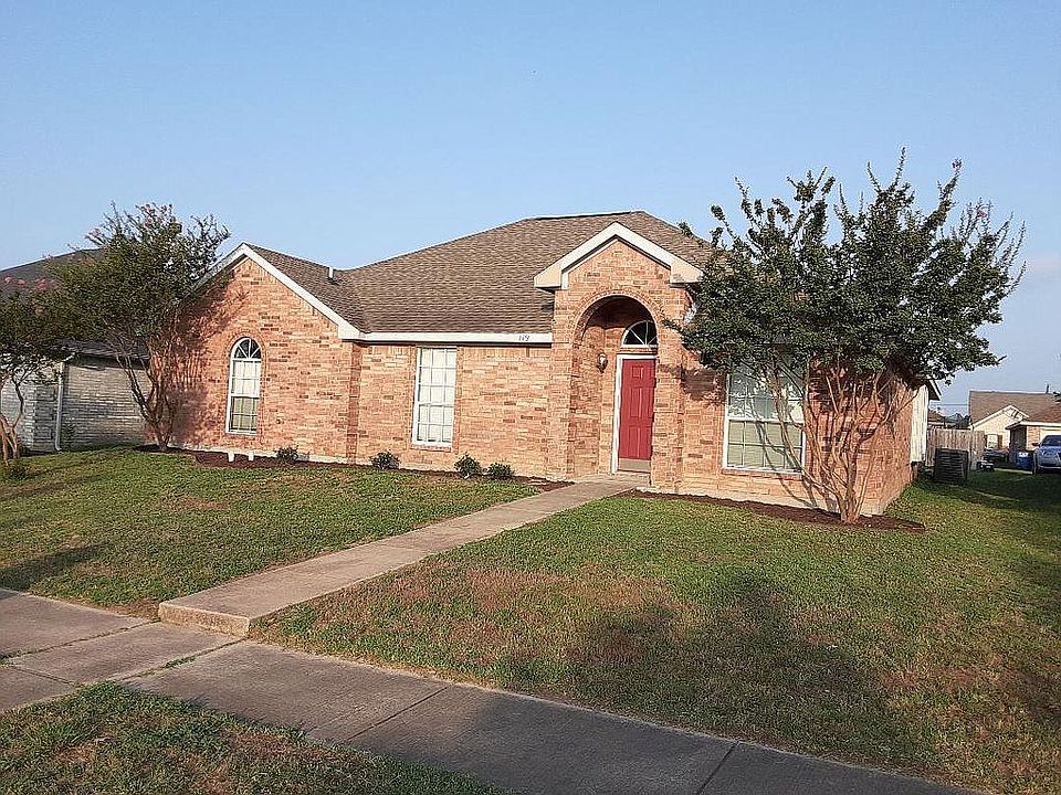 1st image of 119 Clover Leaf Ln
