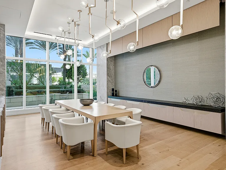 877 Francisco St — Photo 15
