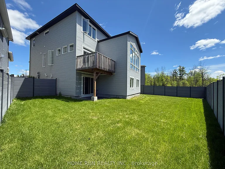 271 Ketchikan Cres — Photo 2