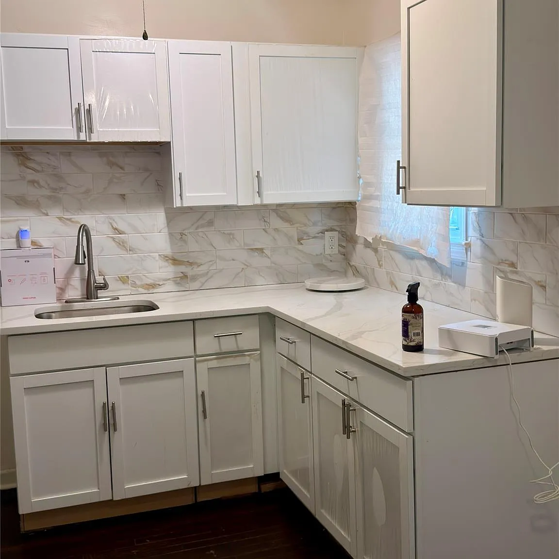 2 bed, 1.0 bath, 904 sqft, $1,000 — Photo 1