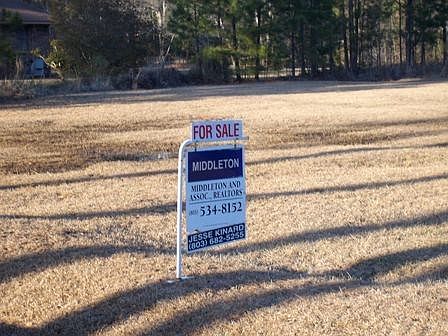 1st image of 334 Woodlawn Dr
