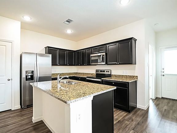 4th image of 6214 Old Bridge Way