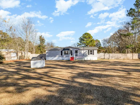 5880 Kellys Landing Rd, Fayetteville, NC 28306
