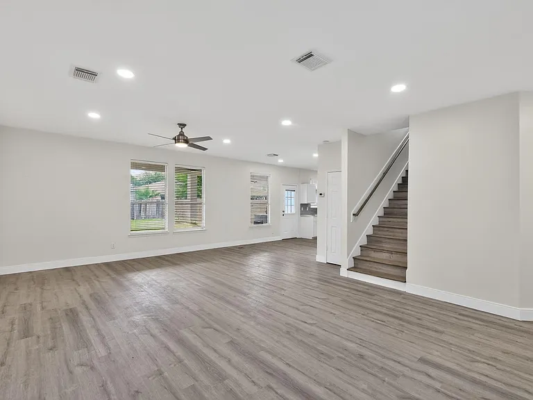 918 Ivycroft Ln — Photo 6