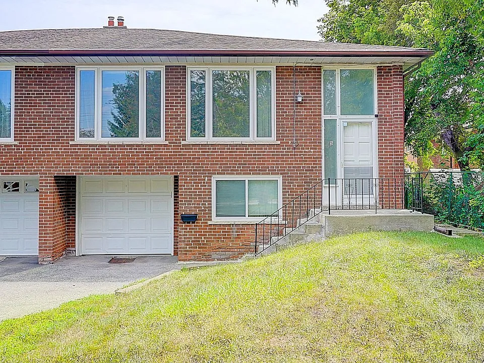 5 Foxhound Ct