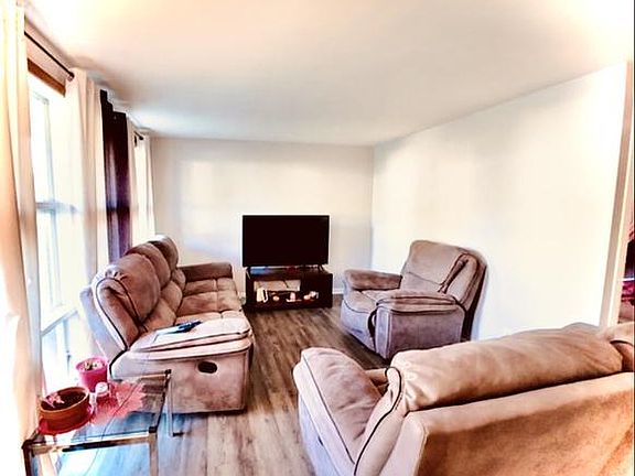 4th image of 152 Pecos Cir