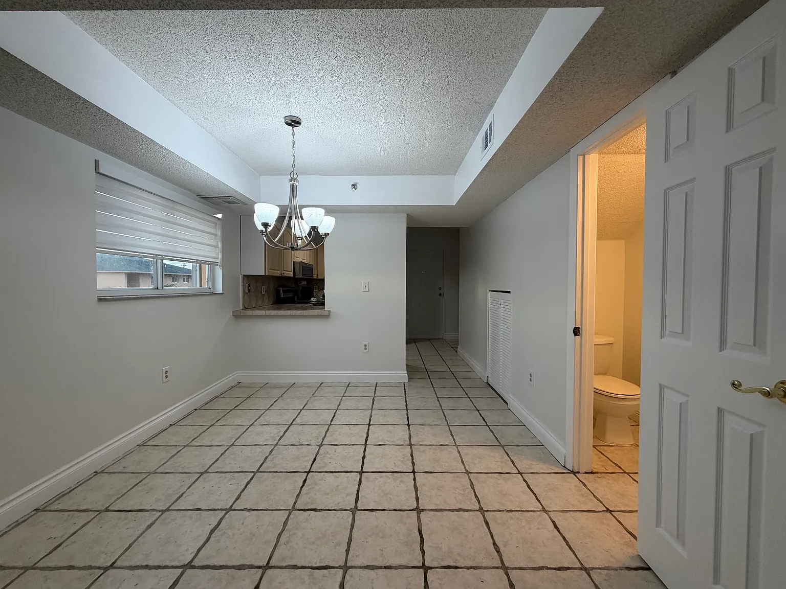 2 bed, 1.5 bath, 1002 sqft, $2,200 — Photo 2